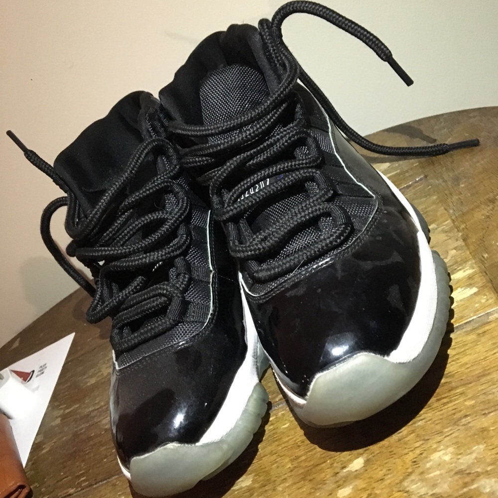 Jordan 11 space jam 2016